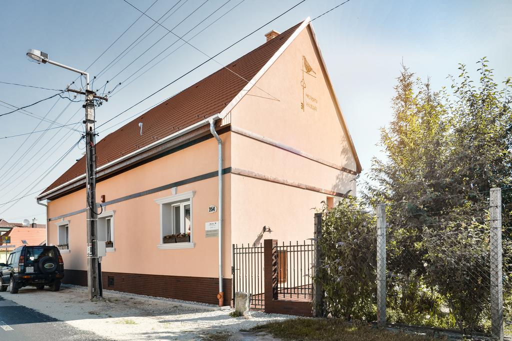 Madarlatta Vendeghaz Otel Fertőrákos Dış mekan fotoğraf